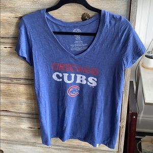 Chicago Cubs v-neck tee - size lg